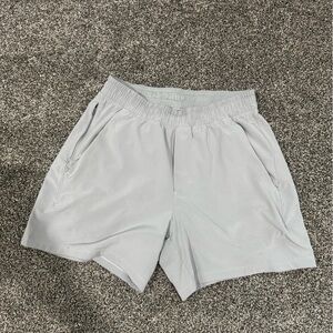 Lululemon Silver Drop/Lt Grey Pacebreaker Linerless 5" Shorts - Small